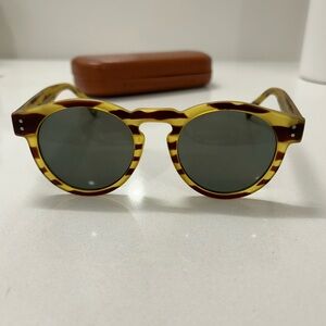 Stylish Tortoise Shell Sunglasses